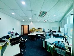 Sunshine Plaza (D7), Office #454698971